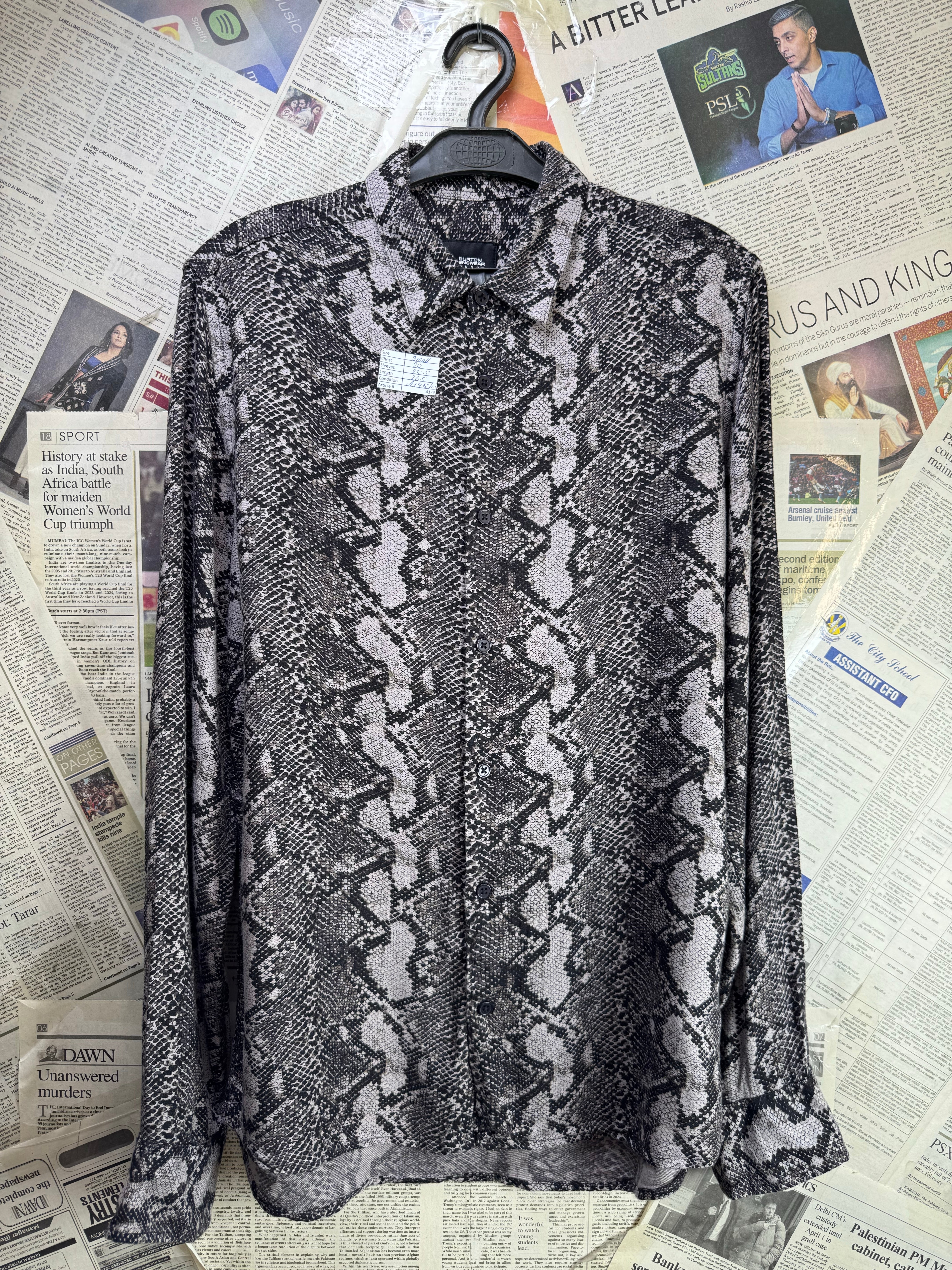 Burton® Small | Chest: 20" | Python Print | Shirt | Viscose | 4179 - Genuine Maal