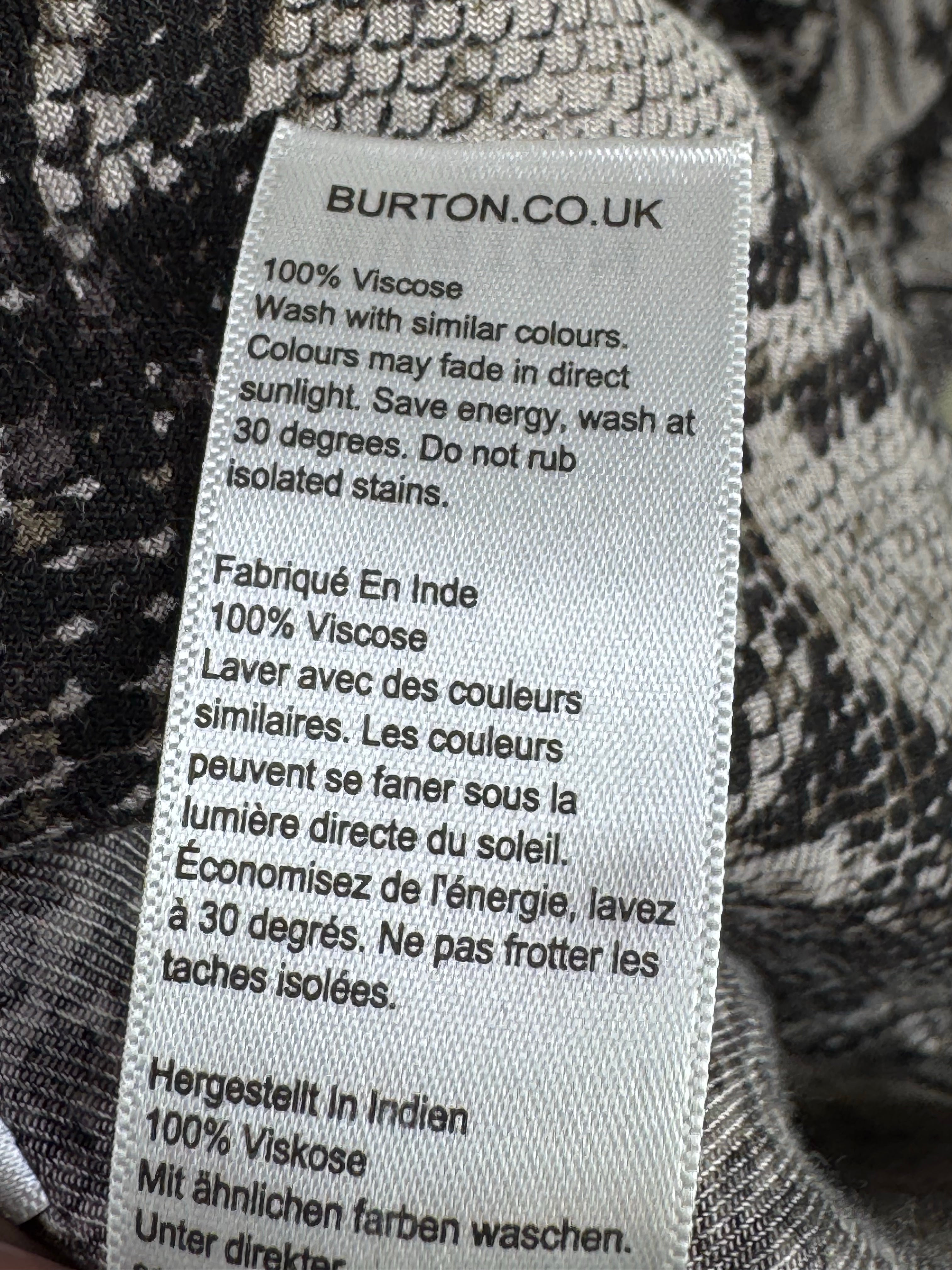 Burton® Small | Chest: 20" | Python Print | Shirt | Viscose | 4179 - Genuine Maal
