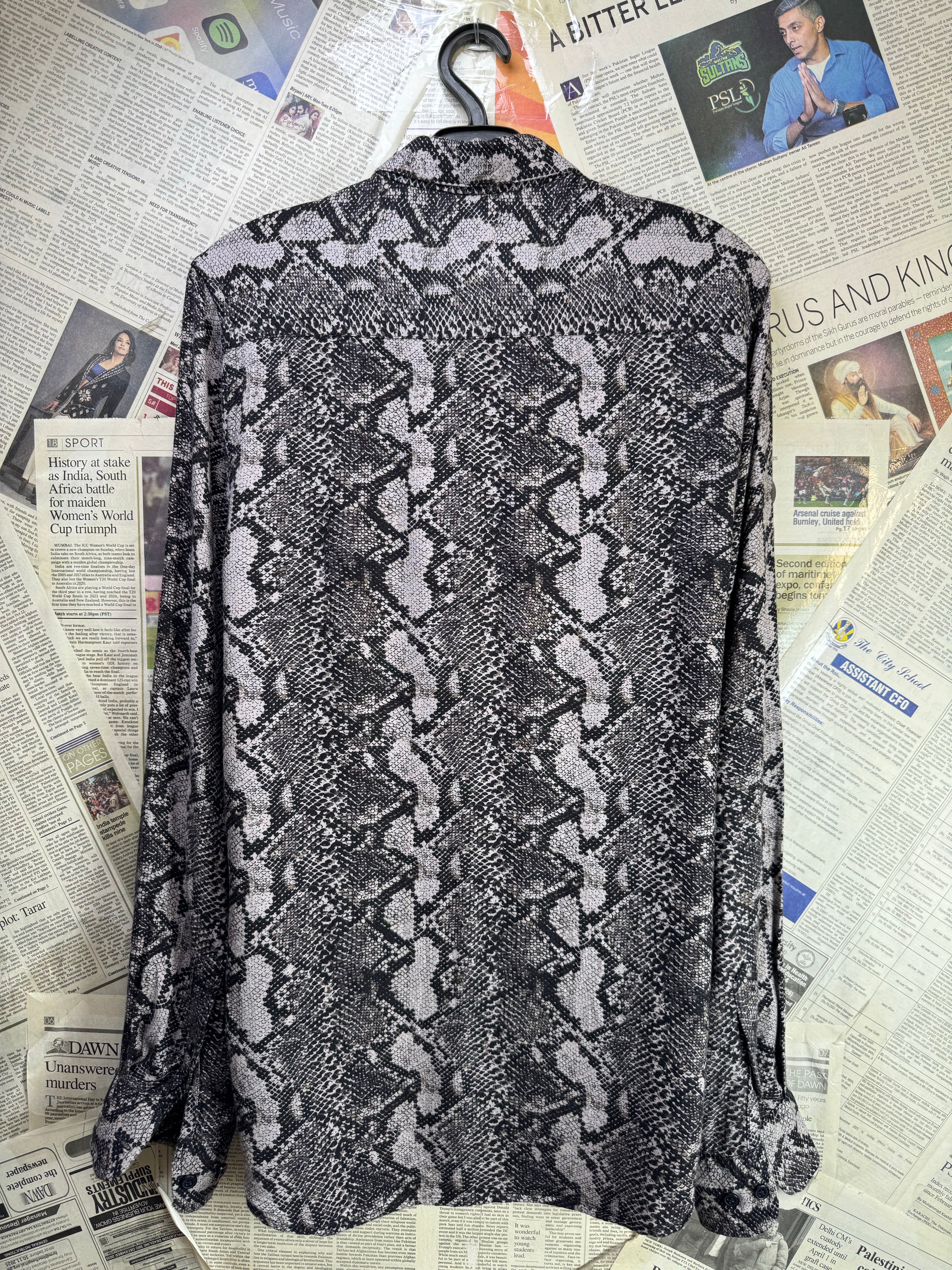 Burton® Small | Chest: 20" | Python Print | Shirt | Viscose | 4179 - Genuine Maal
