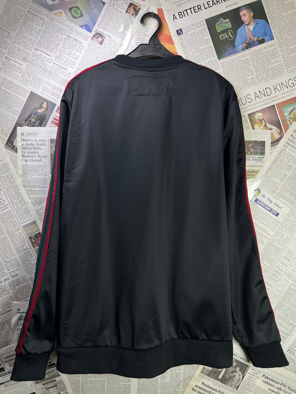 Soul Star England® Medium | Chest 21.5 | Sweat Shirt | Black | 1779 - Genuine Maal