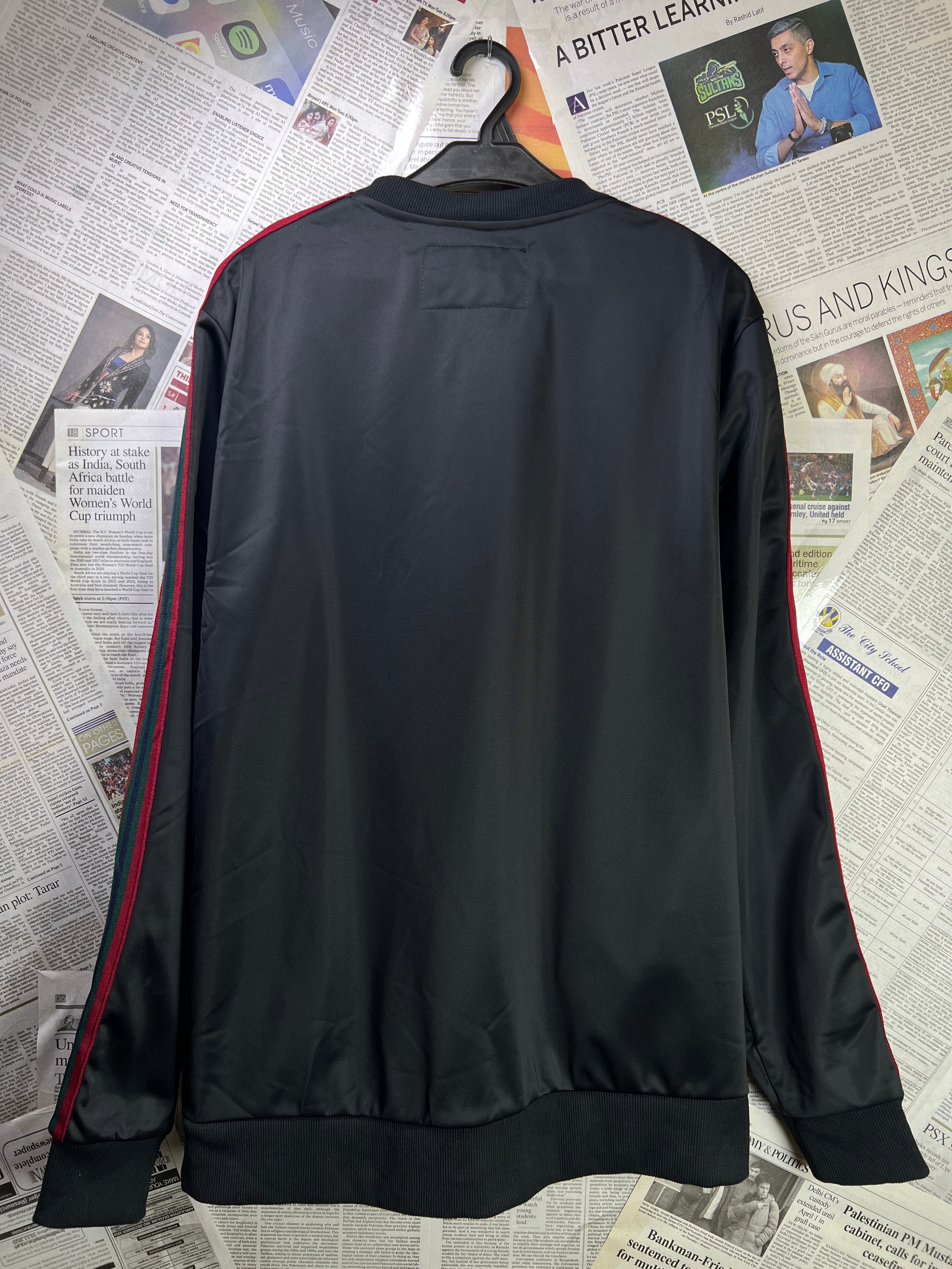 Soul Star England® Medium | Chest 21.5 | Sweat Shirt | Black | 1779 - Genuine Maal