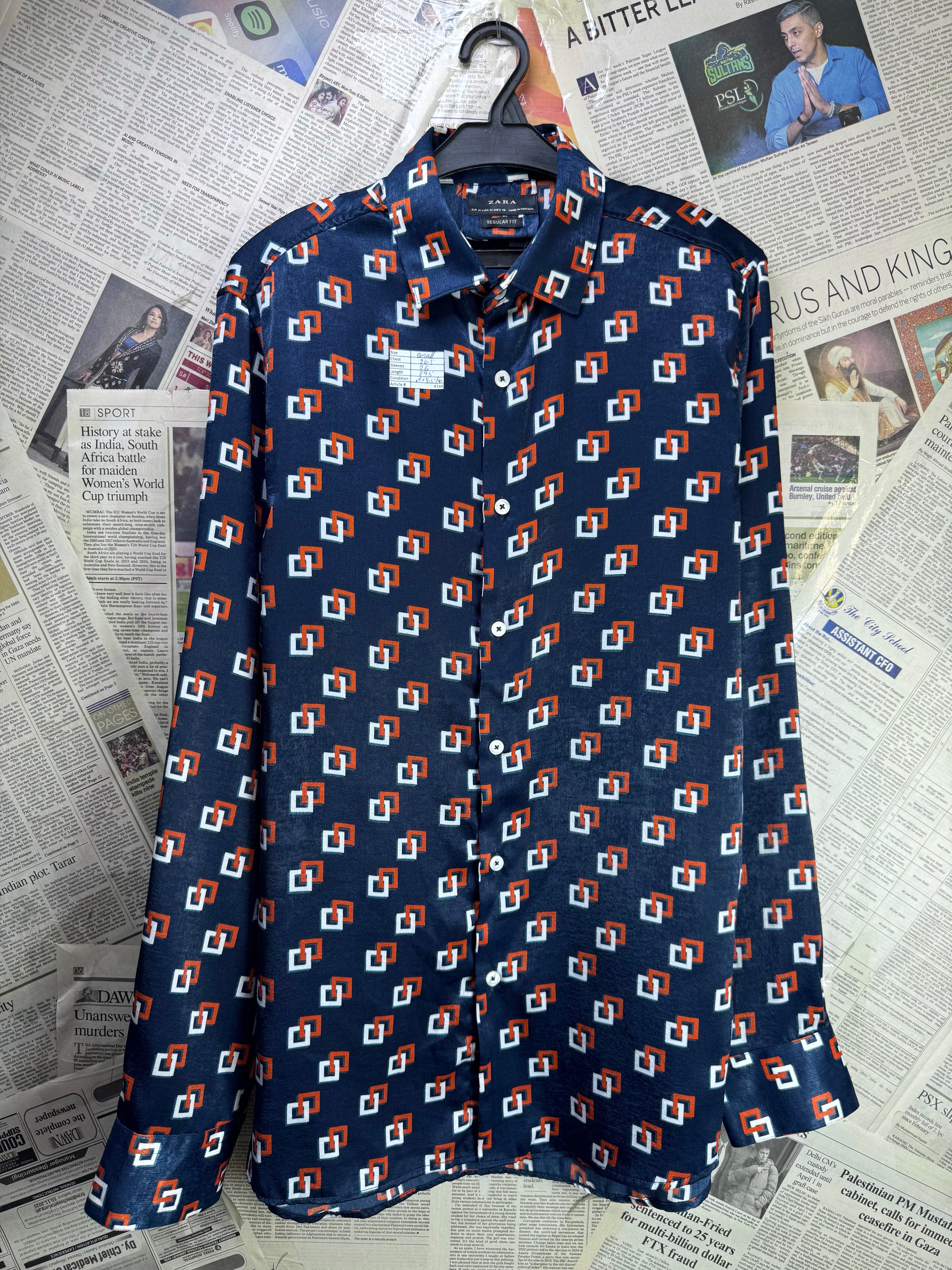 Zara® Small | Chest: 20.5" | Navy Blue with Print | Shirt | Polyester | 4184 - Genuine Maal