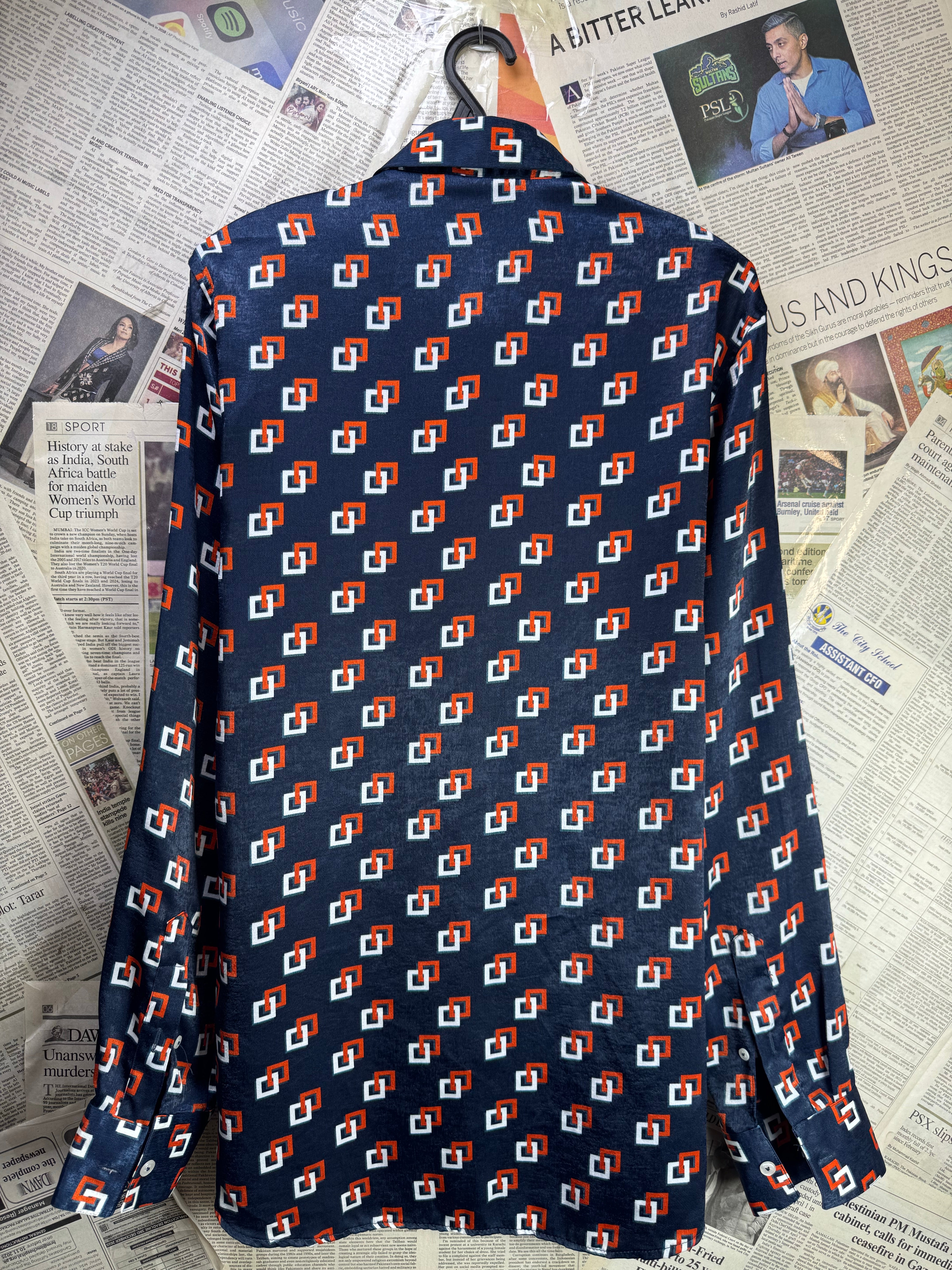 Zara® Small | Chest: 20.5" | Navy Blue with Print | Shirt | Polyester | 4184 - Genuine Maal