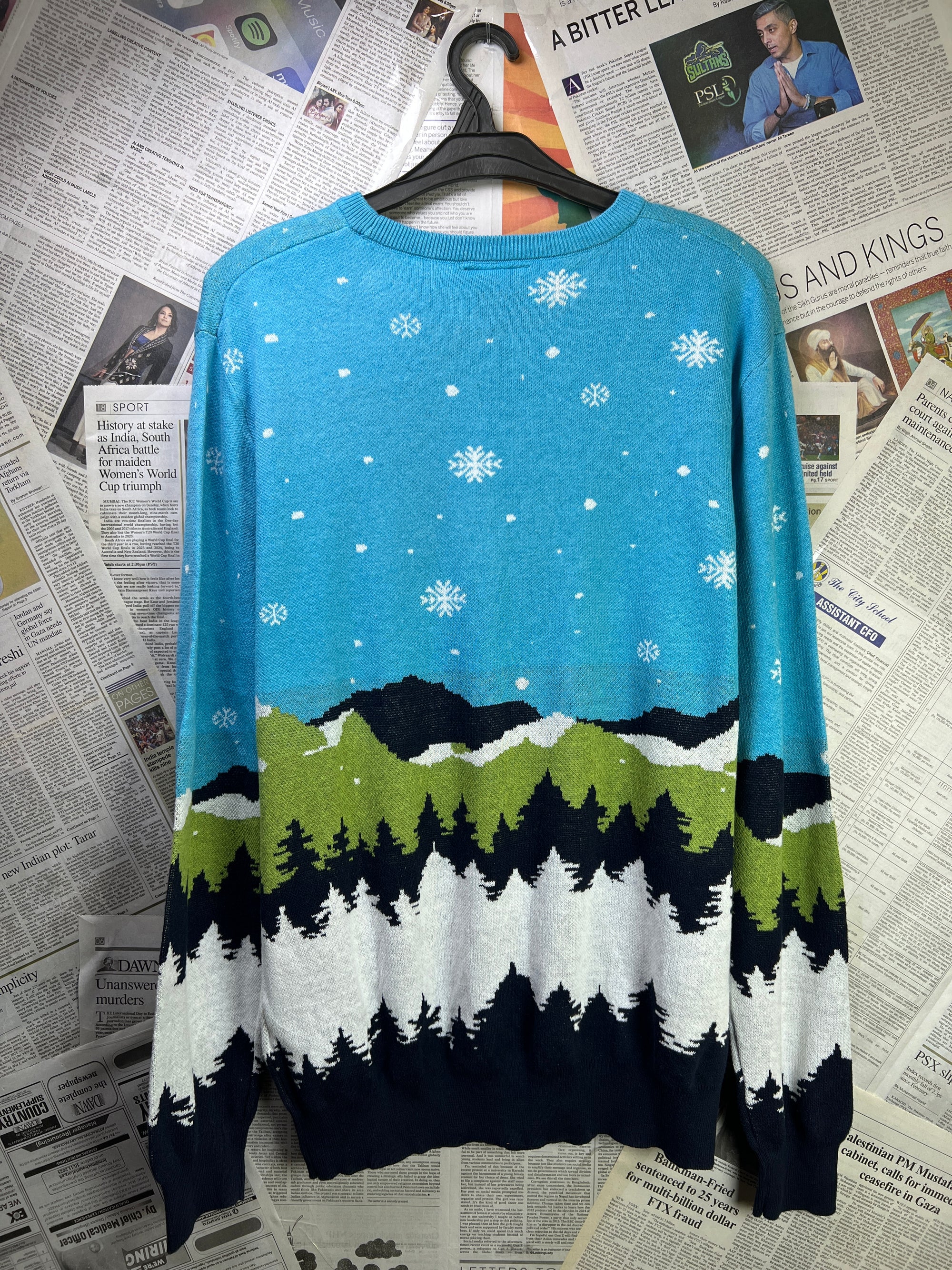 The Grinch® Medium | Chest 22 | Sweat Shirt | Blue & Green | 2129 - Genuine Maal