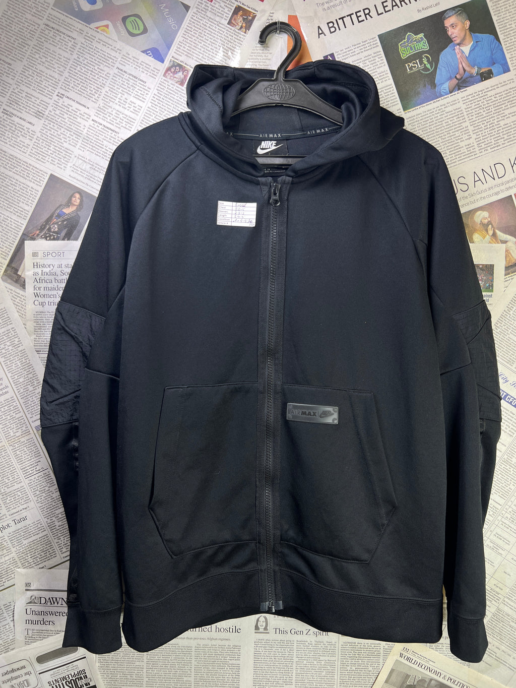 N*ke® Small | Chest: 20.5" | Black | Jacket with Hoodie | 2126 - Genuine Maal