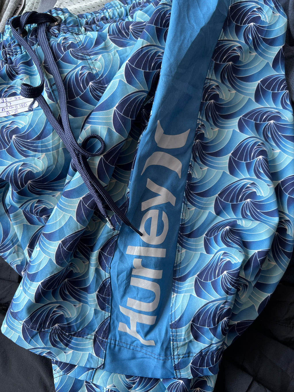 HURLEY® Blue | Waist: 32" to 34" | B02 - My Store