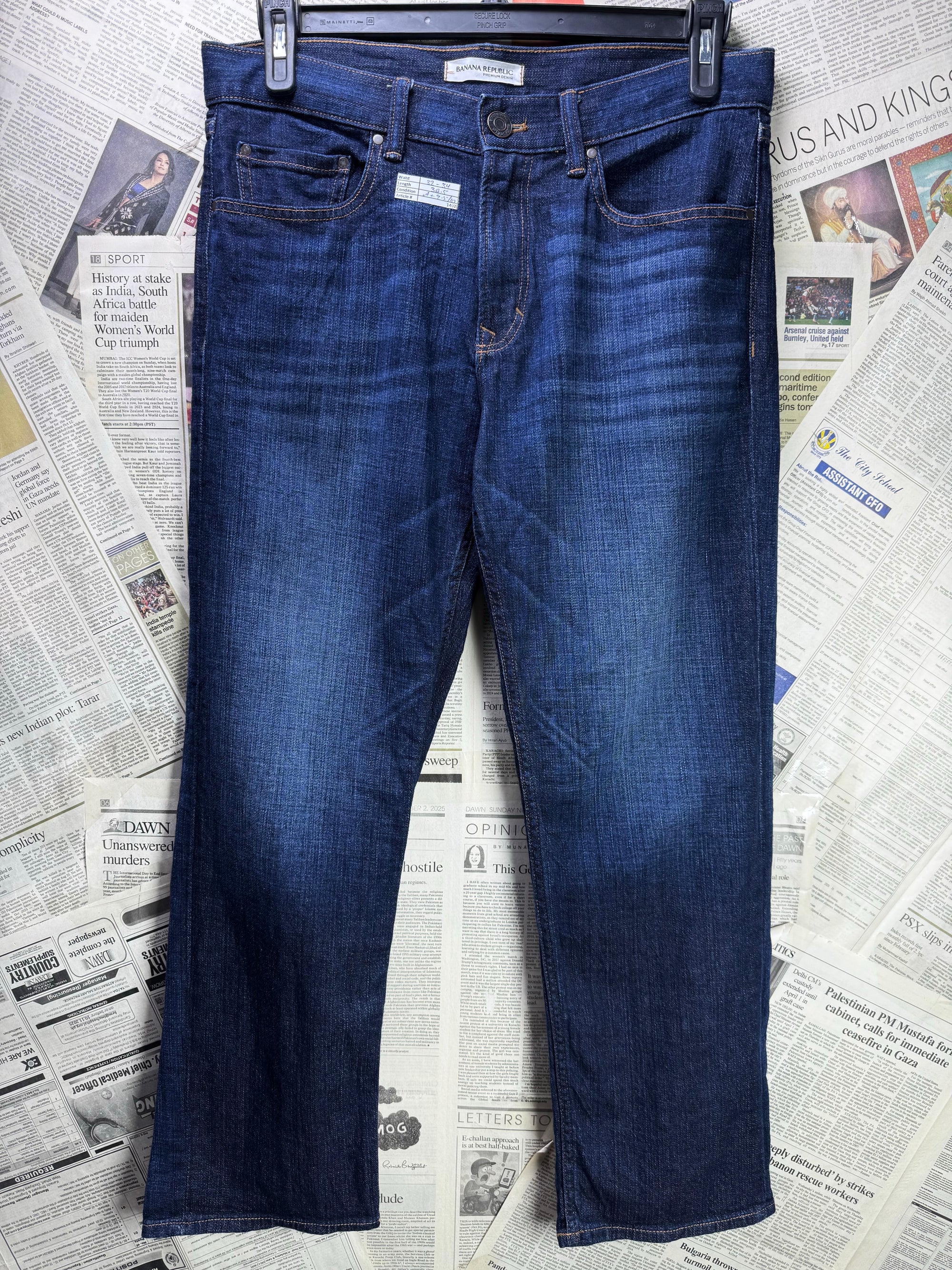 Banana Rep*blic® Waist: 32" to 34" | Blue | Regular Fit Denim Pants | 1402 - Genuine Maal