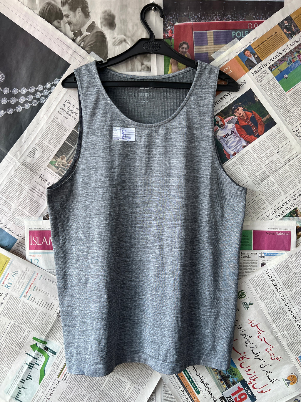 UNIQLO® Grey | Small | Chest: 19.5" | T266 - My Store