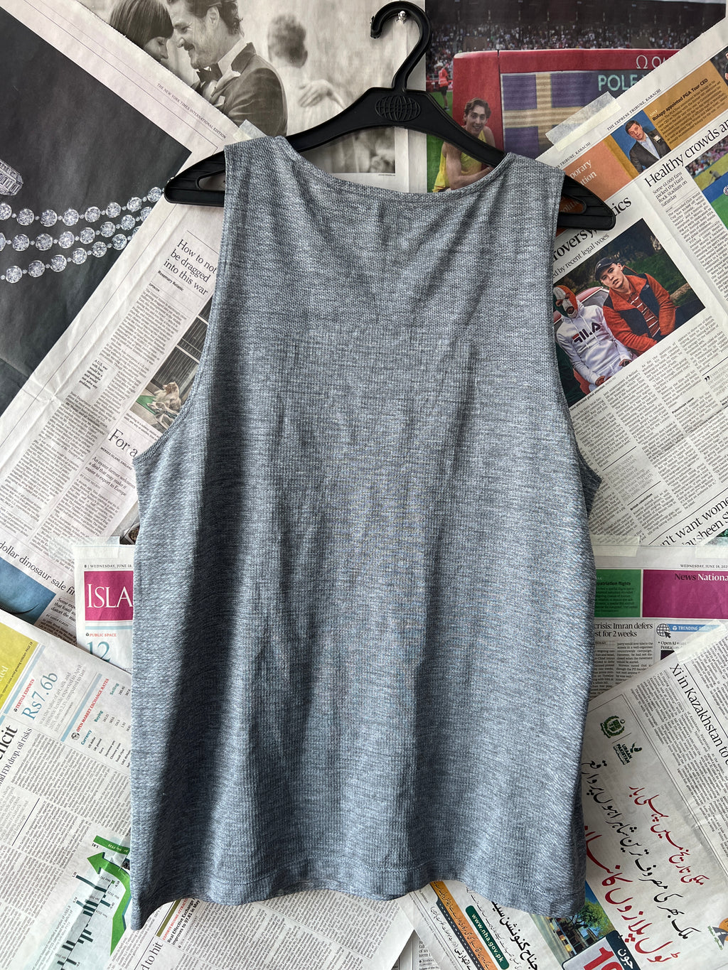 UNIQLO® Grey | Small | Chest: 19.5" | T266 - My Store