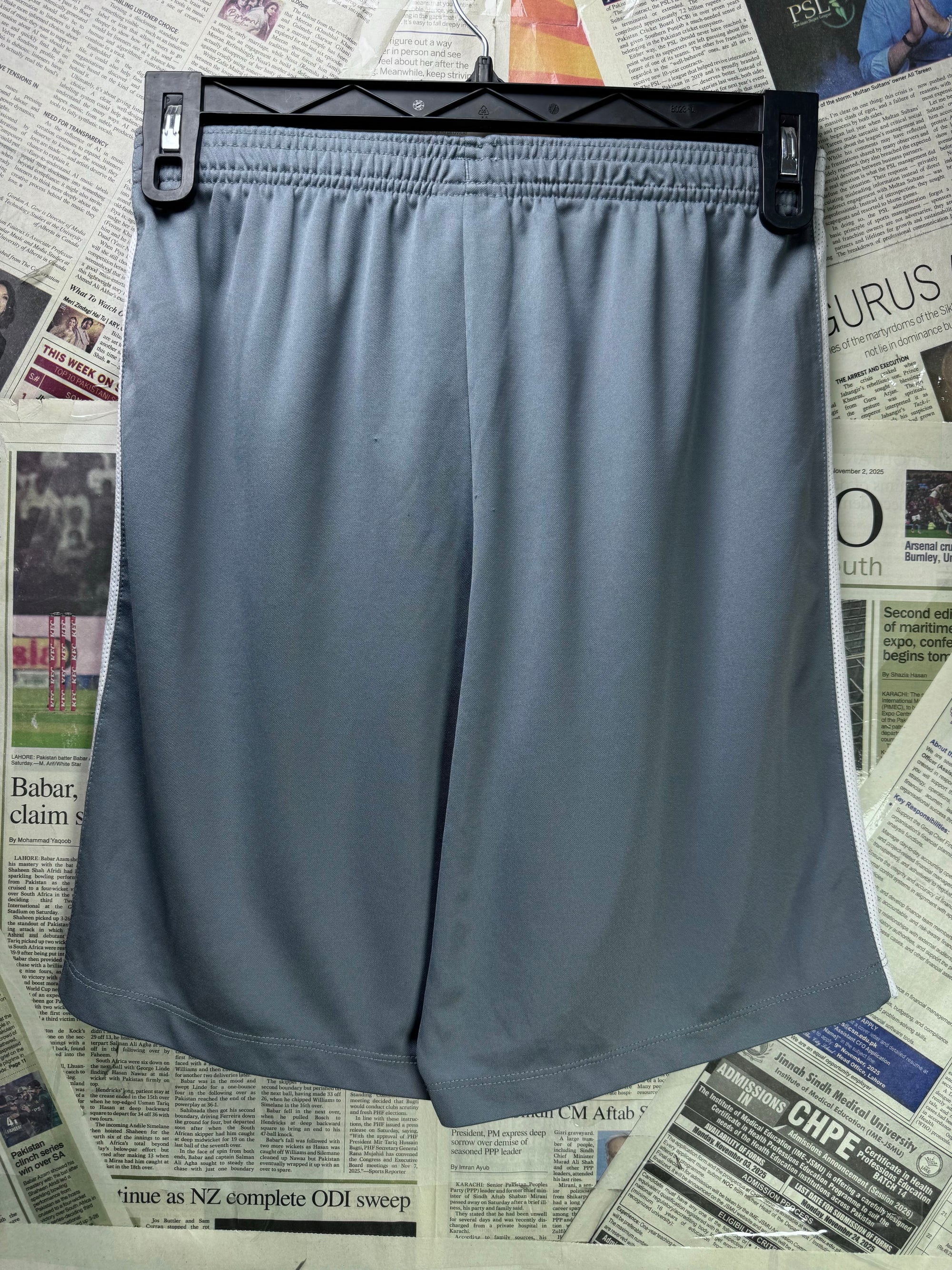 N*ke® Waist: 28" to 30" | Grey | Dri - Fit Sports Shorts | Poly | 1399 - Genuine Maal