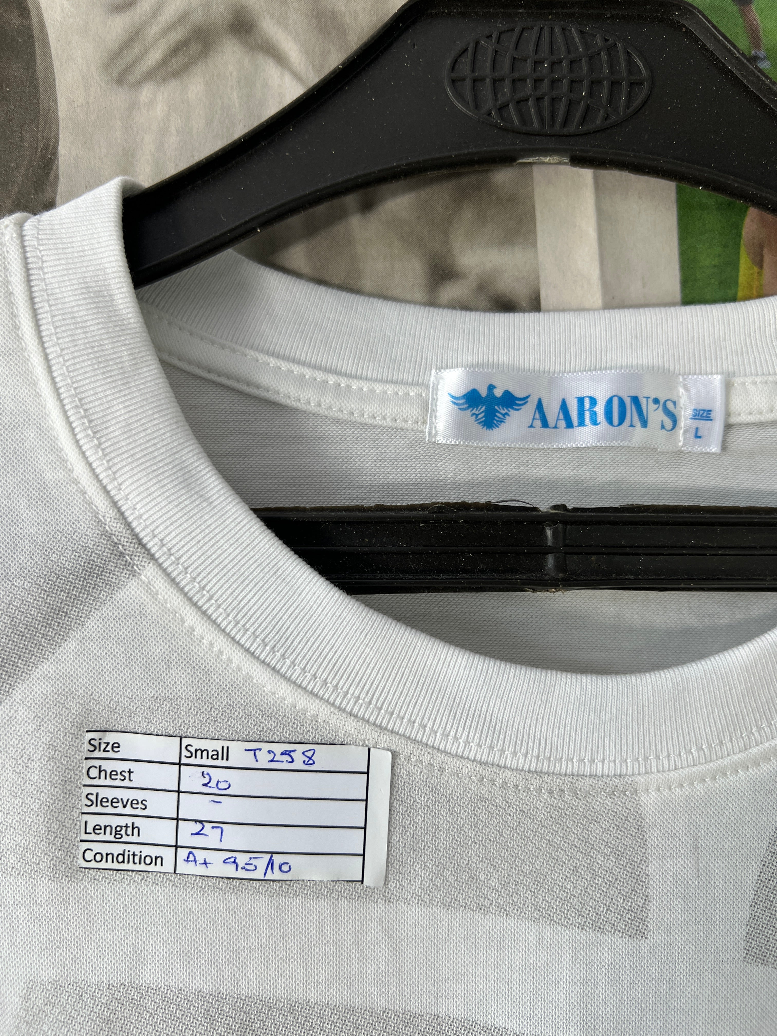 AARON'S® White | Small | Chest: 20" | T258 - My Store