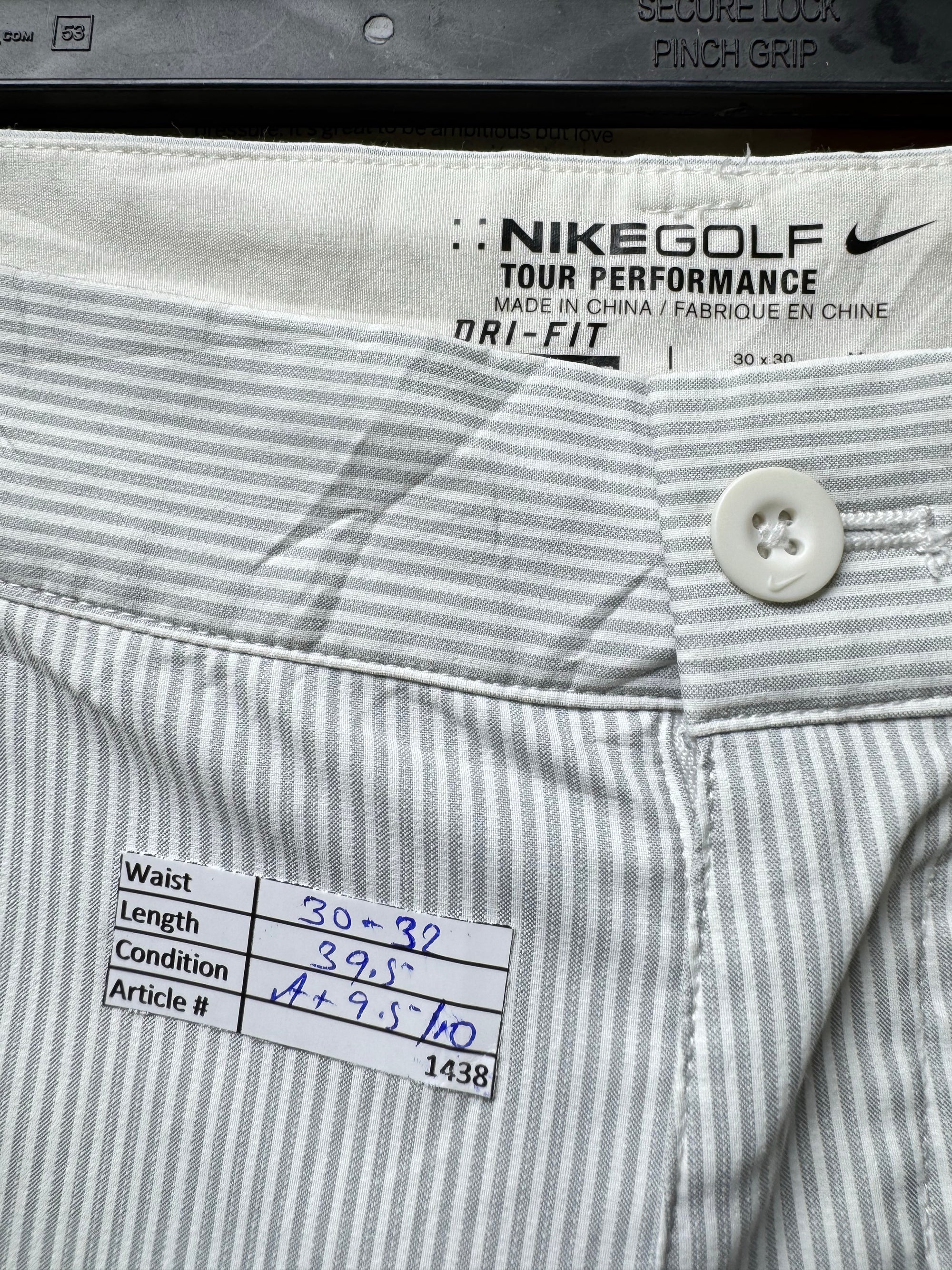 N*ke® Waist: 30" to 32" | Stripe | Golf Pants | Poly - Spandex | 1438 - Genuine Maal