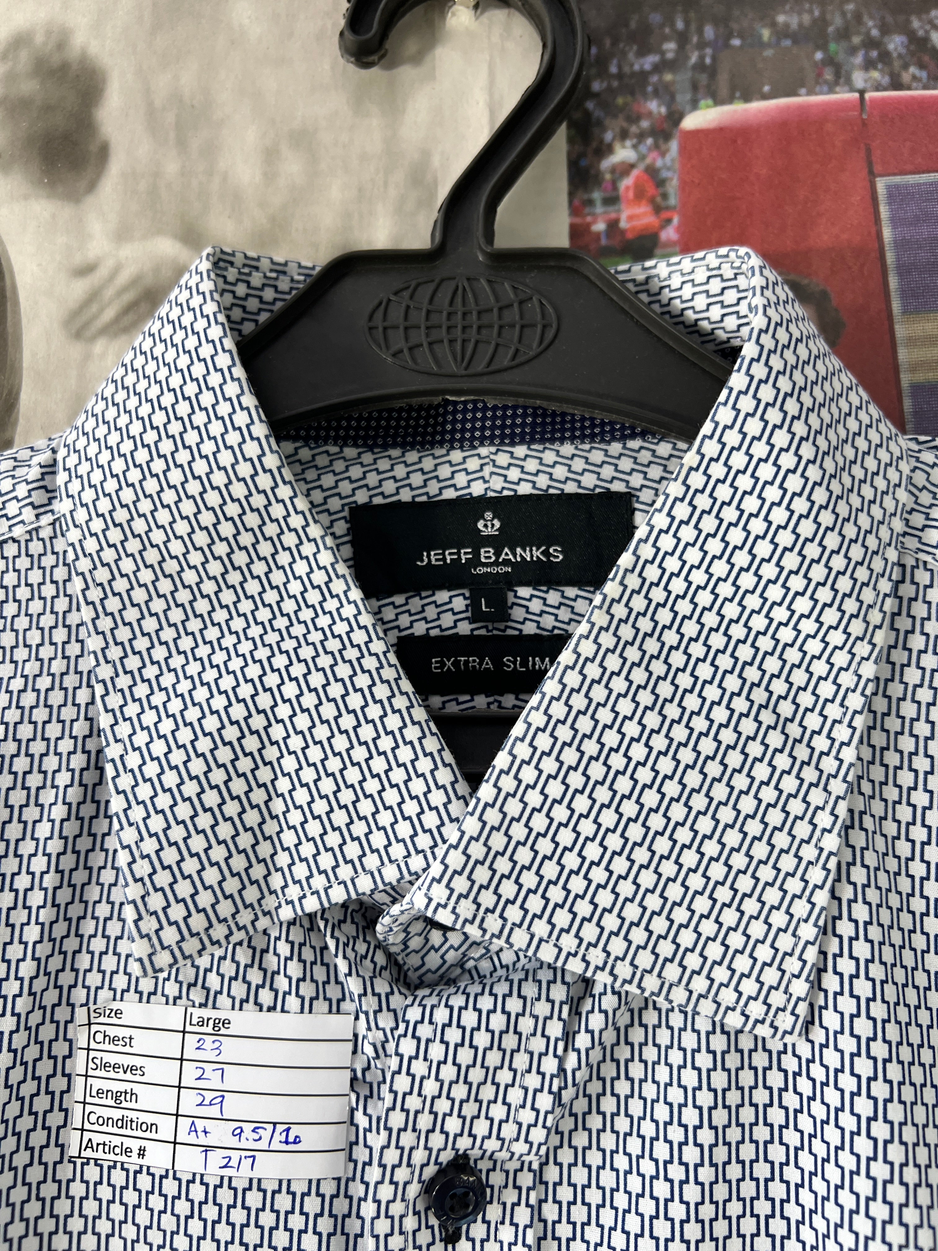 JEFF BANKS® Geometric | Large | Chest: 23" | T217 - My Store