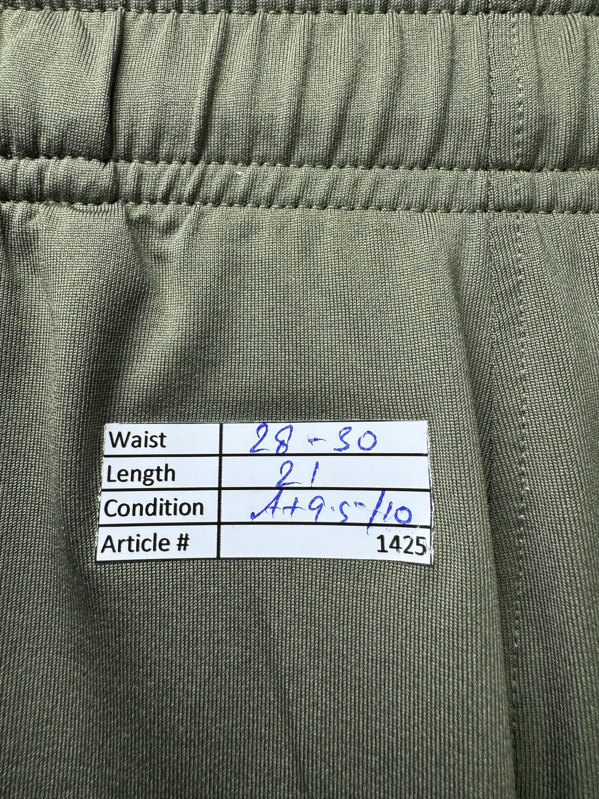 Under Armo*r® Waist: 28" to 30" | Sports Shorts | Poly | 1425 - Genuine Maal