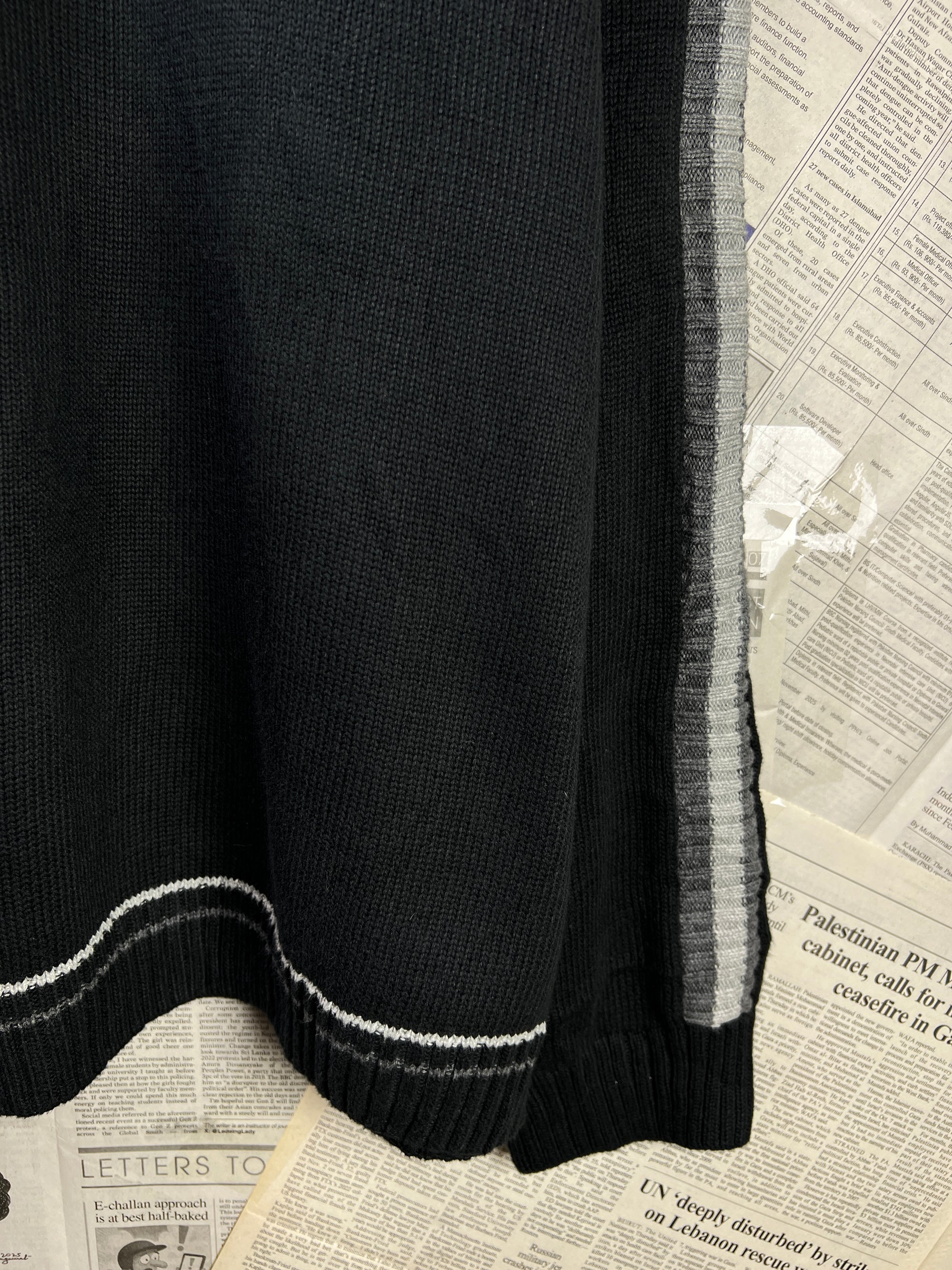 CHAPS® L/XL | Chest: 24.5" | Black | Knit Sweater | Cotton | 1858 - Genuine Maal