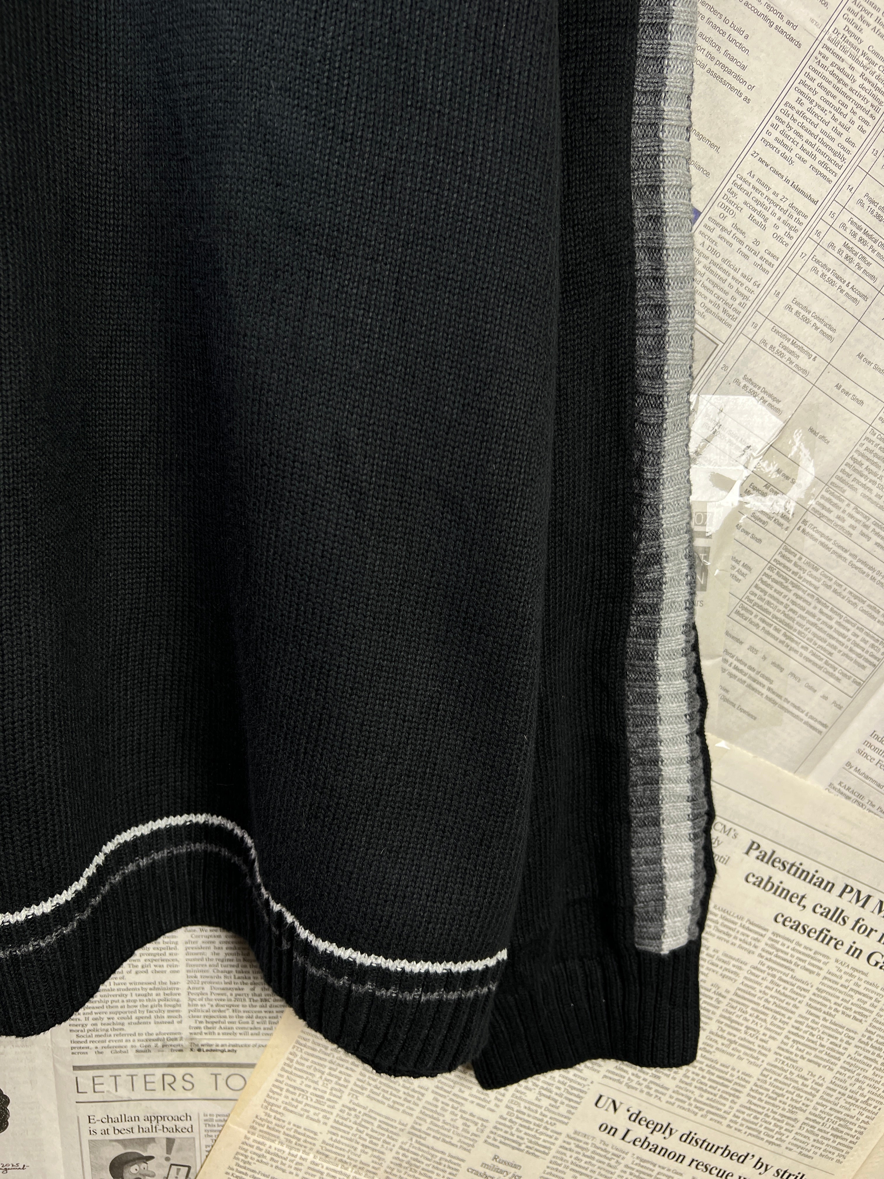 CHAPS® L/XL | Chest: 24.5" | Black | Knit Sweater | Cotton | 1858 - Genuine Maal