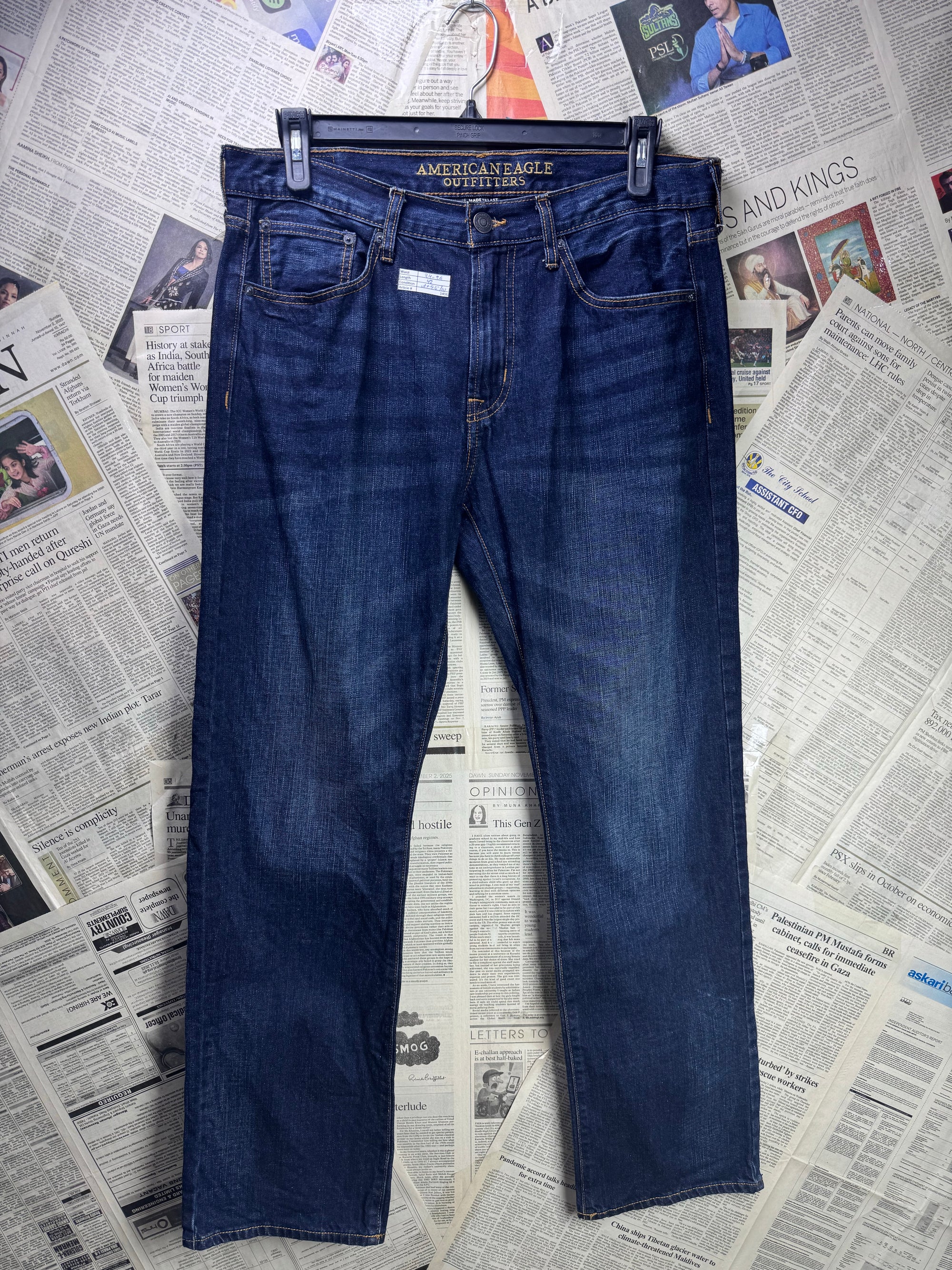 Americ*n Eagle® Waist: 34" to 36" | Blue | Straight Fit Denim Pants | Cotton | 1406 - Genuine Maal