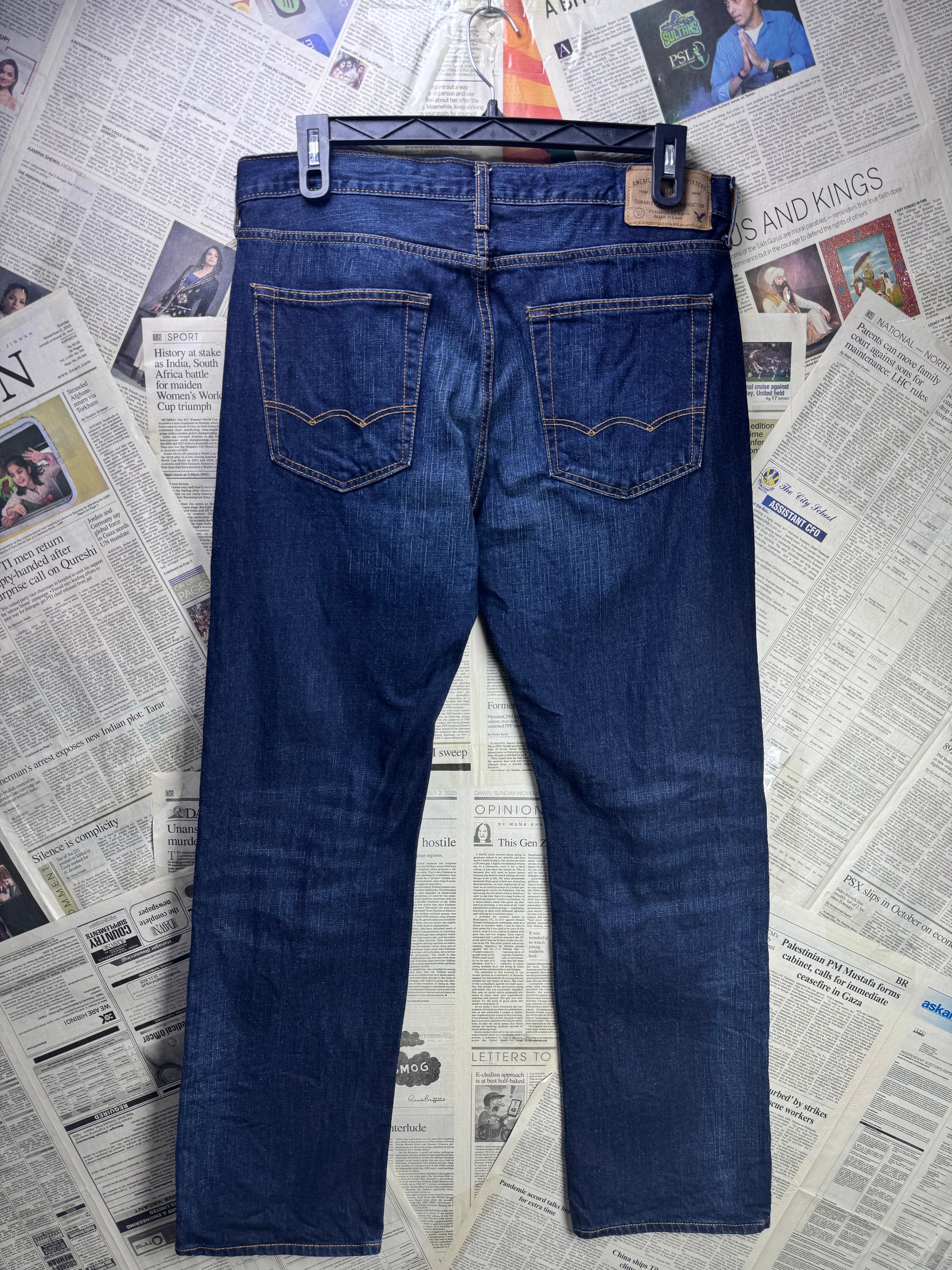 Americ*n Eagle® Waist: 34" to 36" | Blue | Straight Fit Denim Pants | Cotton | 1406 - Genuine Maal