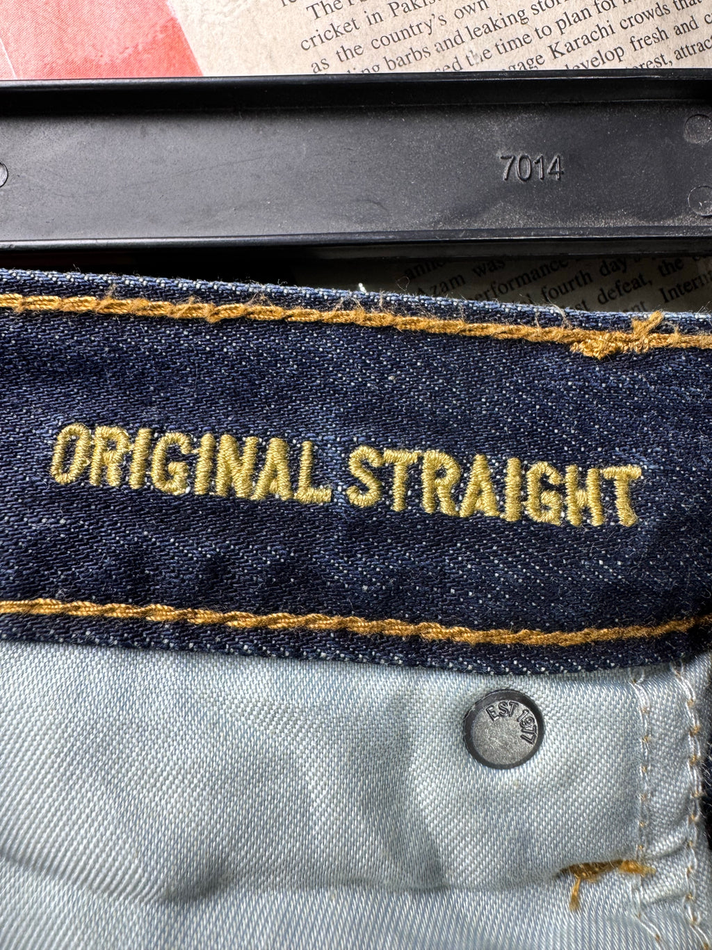 Americ*n Eagle® Waist: 34" to 36" | Blue | Straight Fit Denim Pants | Cotton | 1406 - Genuine Maal