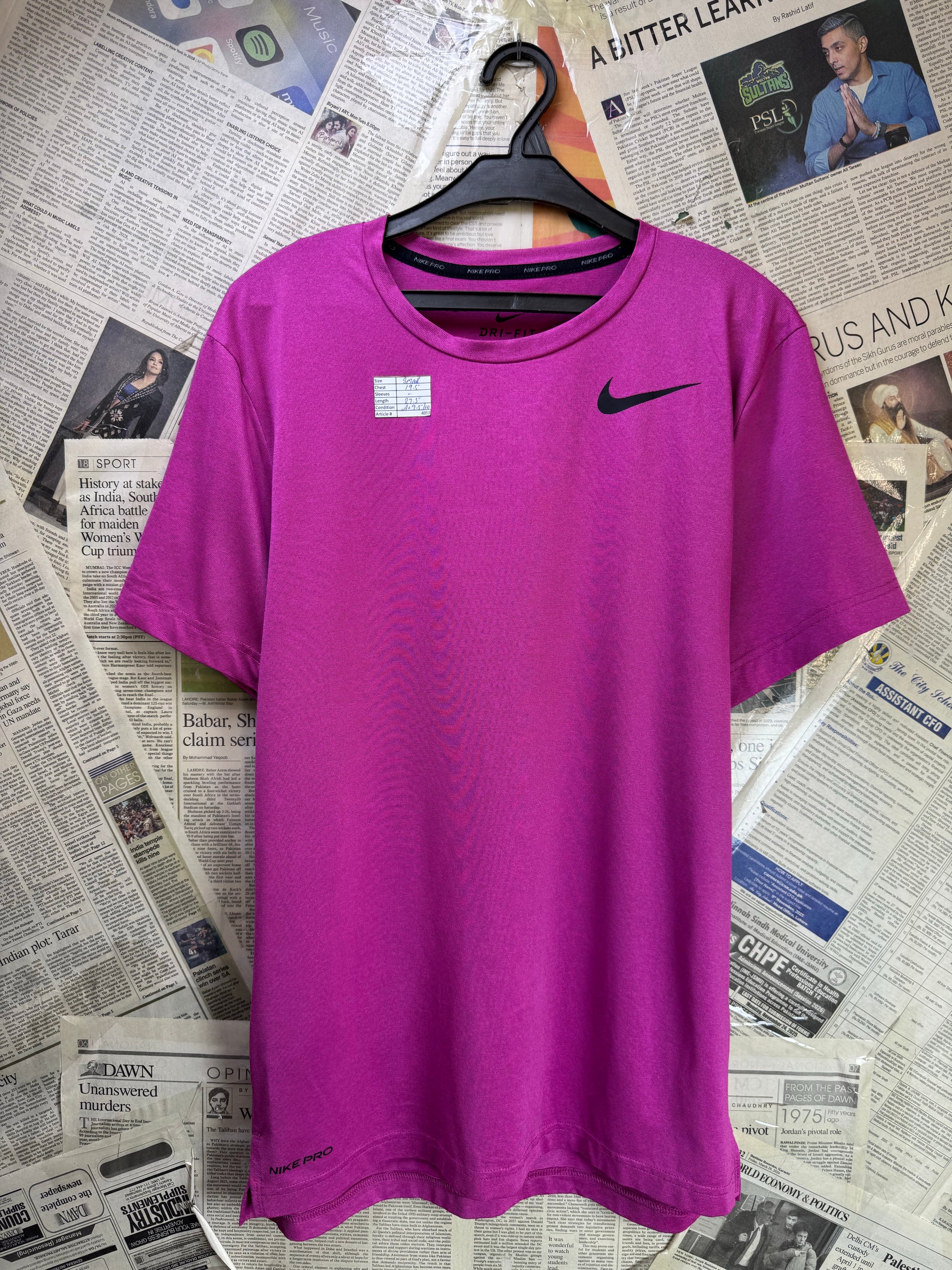 N*ke® Small | Chest: 19.5" | Magenta | Gym Compression T-Shirt | Poly - Elastane | 4053 - Genuine Maal