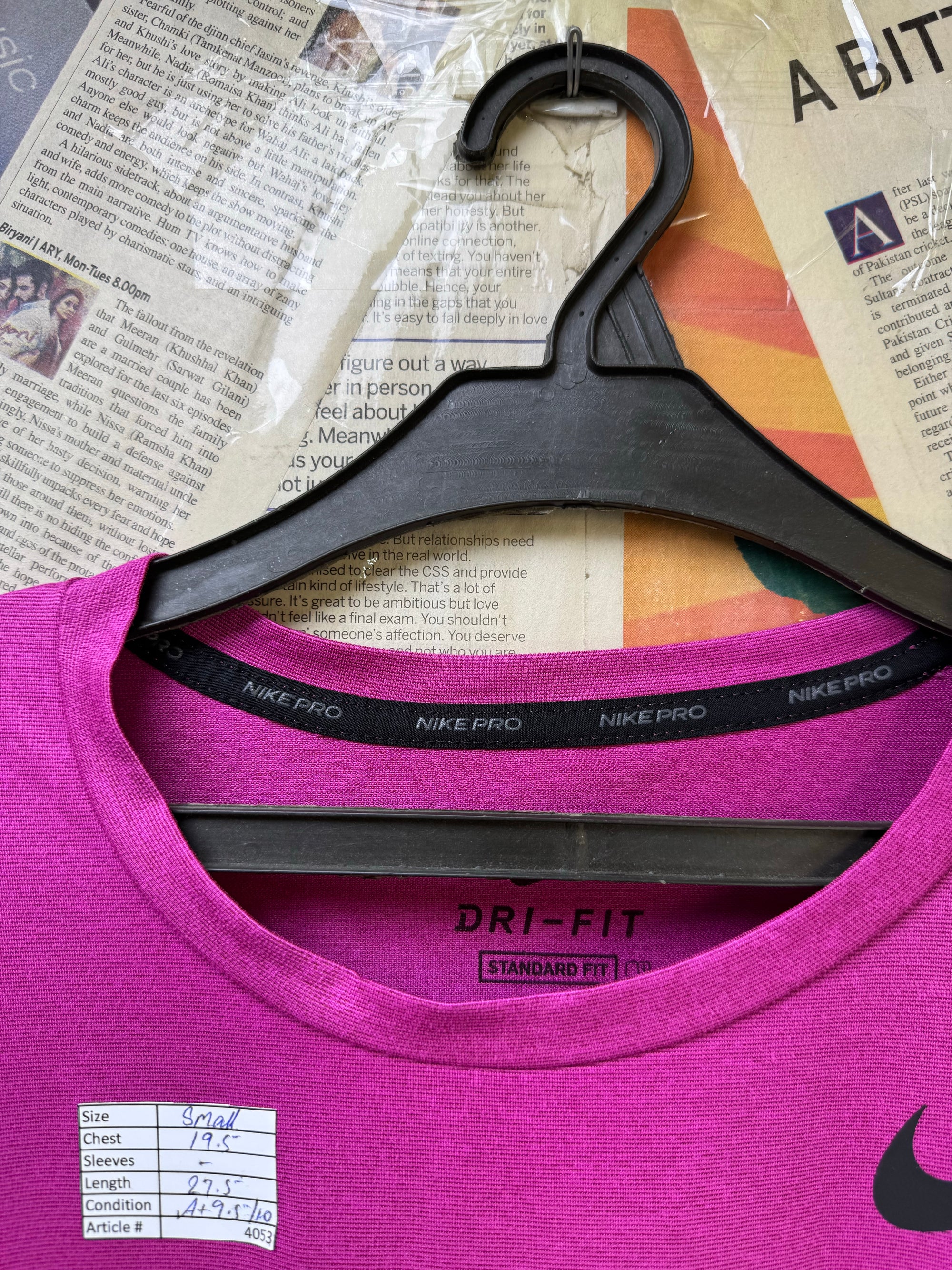 N*ke® Small | Chest: 19.5" | Magenta | Gym Compression T-Shirt | Poly - Elastane | 4053 - Genuine Maal