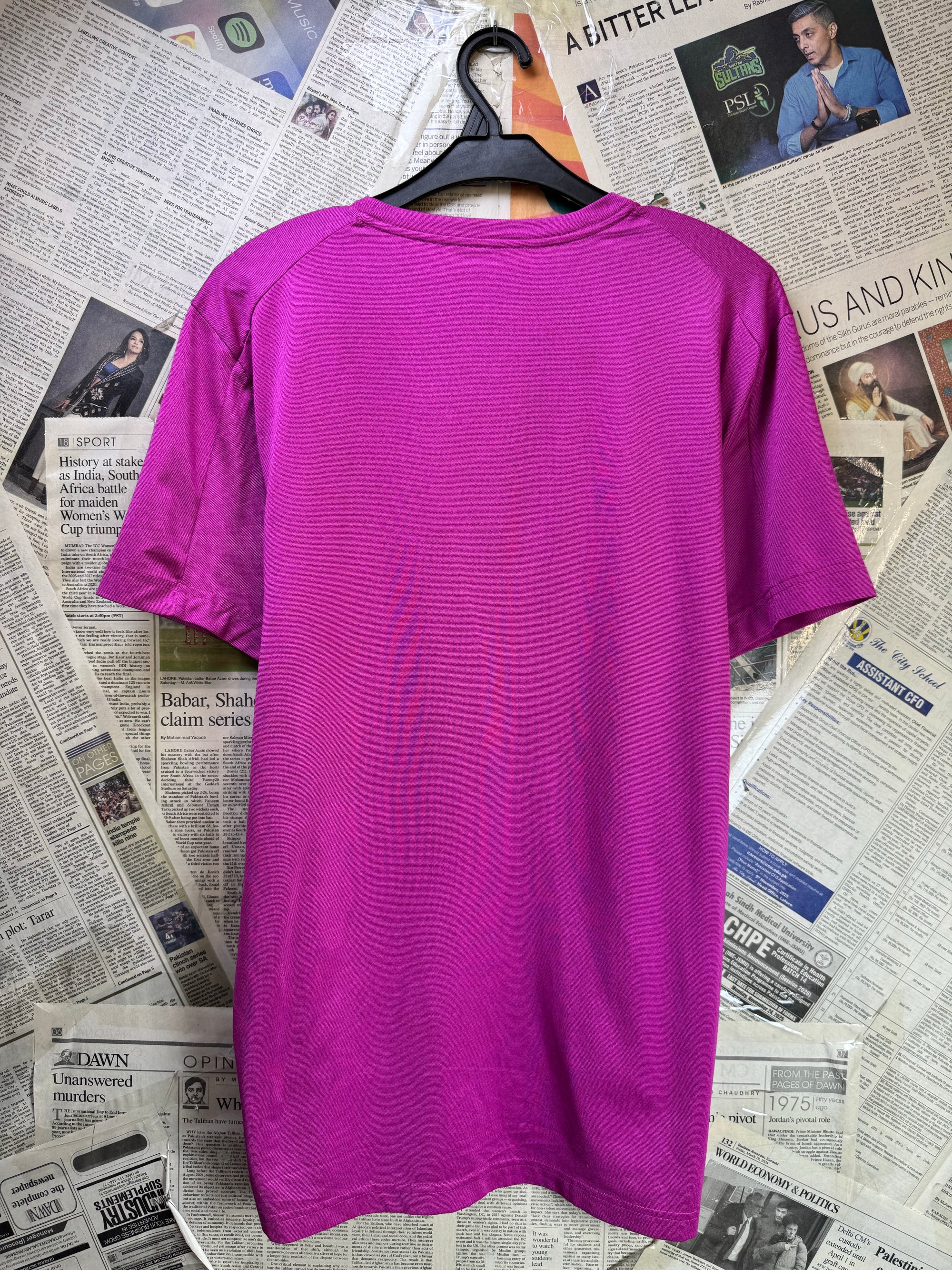 N*ke® Small | Chest: 19.5" | Magenta | Gym Compression T-Shirt | Poly - Elastane | 4053 - Genuine Maal