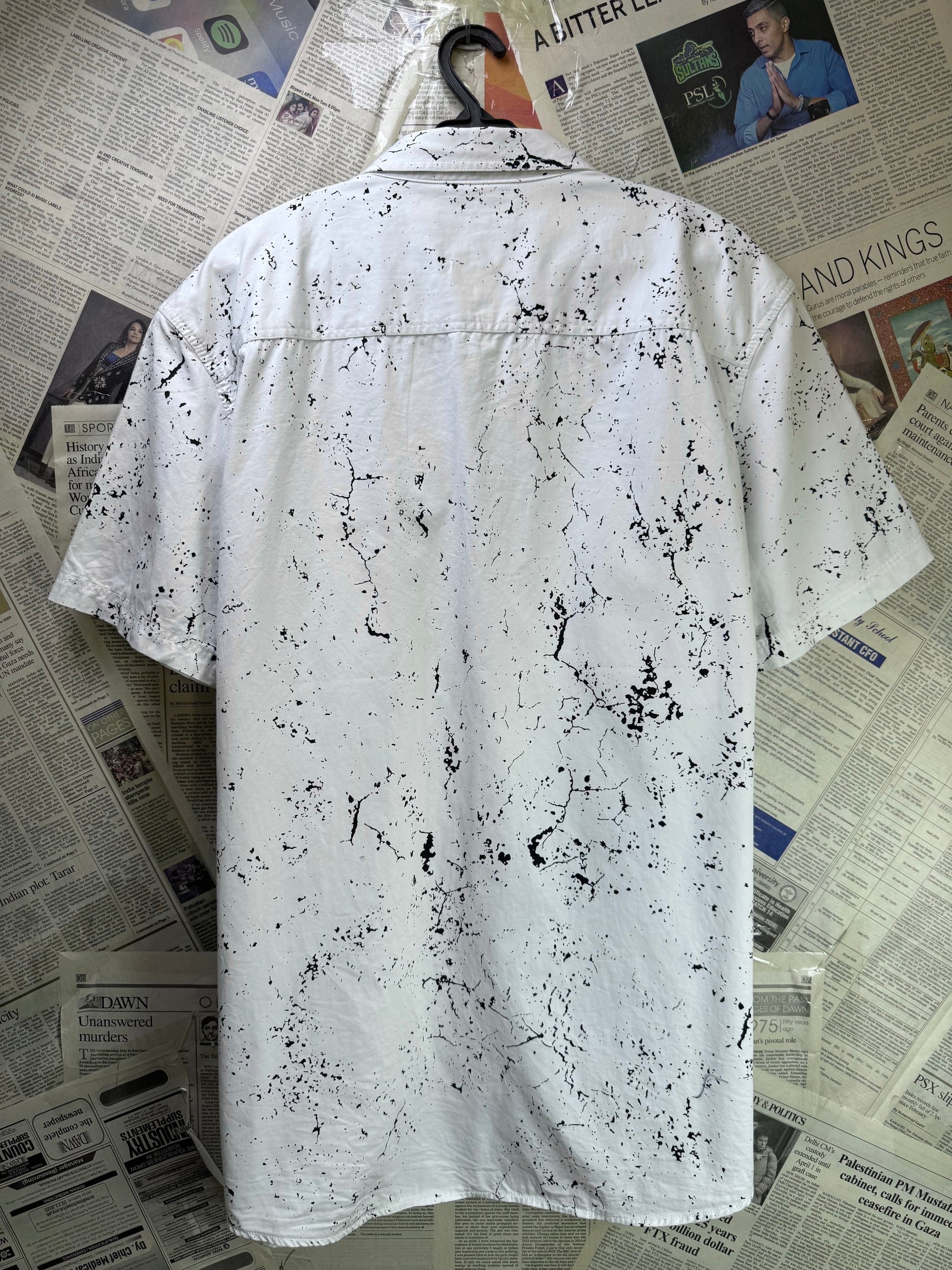 INC® XL | Chest: 25.5" | White with Art Print | Camp Shirt | Cotton | 4055 - Genuine Maal